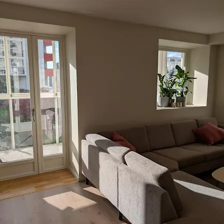 Spacious And Modern 4-room Apartment, ברגן